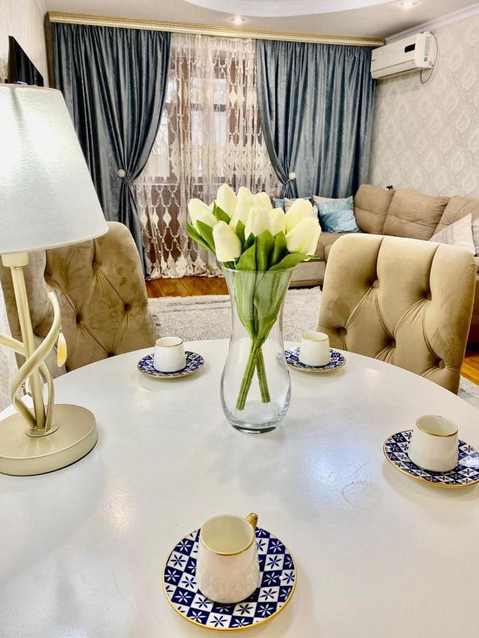 Просторная 3 Комнатная Квартира На Арбате Leilighet Almaty Eksteriør bilde
